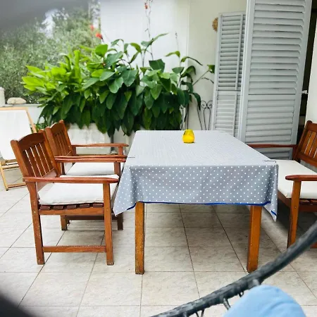 Apartament In Area Near The Beaches Jelsa (Hvar)