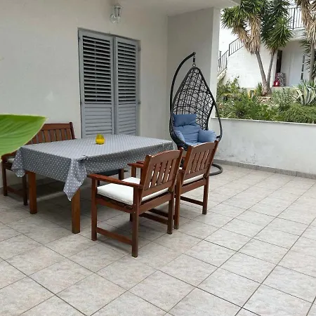 Apartament In Area Near The Beaches Jelsa (Hvar)